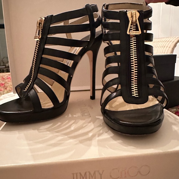 Condition like new. Sole foot pad shows worn only twice. - Picture 4 of 7